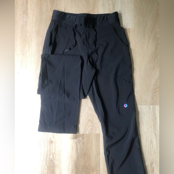 4 pairs of Scrubletics Scrub Pants! - Picture 1 of 2